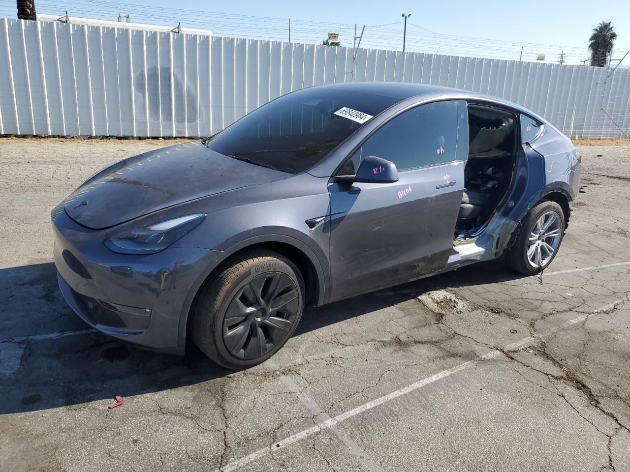 TESLA MODEL Y 2023
