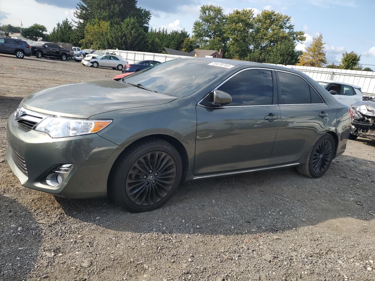 TOYOTA Camry Base 2012