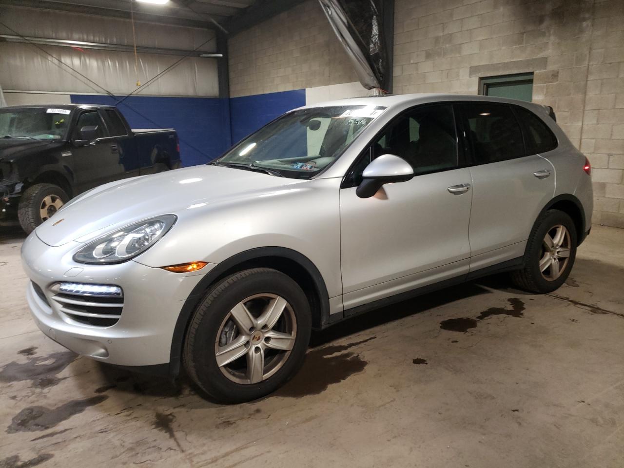 PORSCHE Cayenne 2012