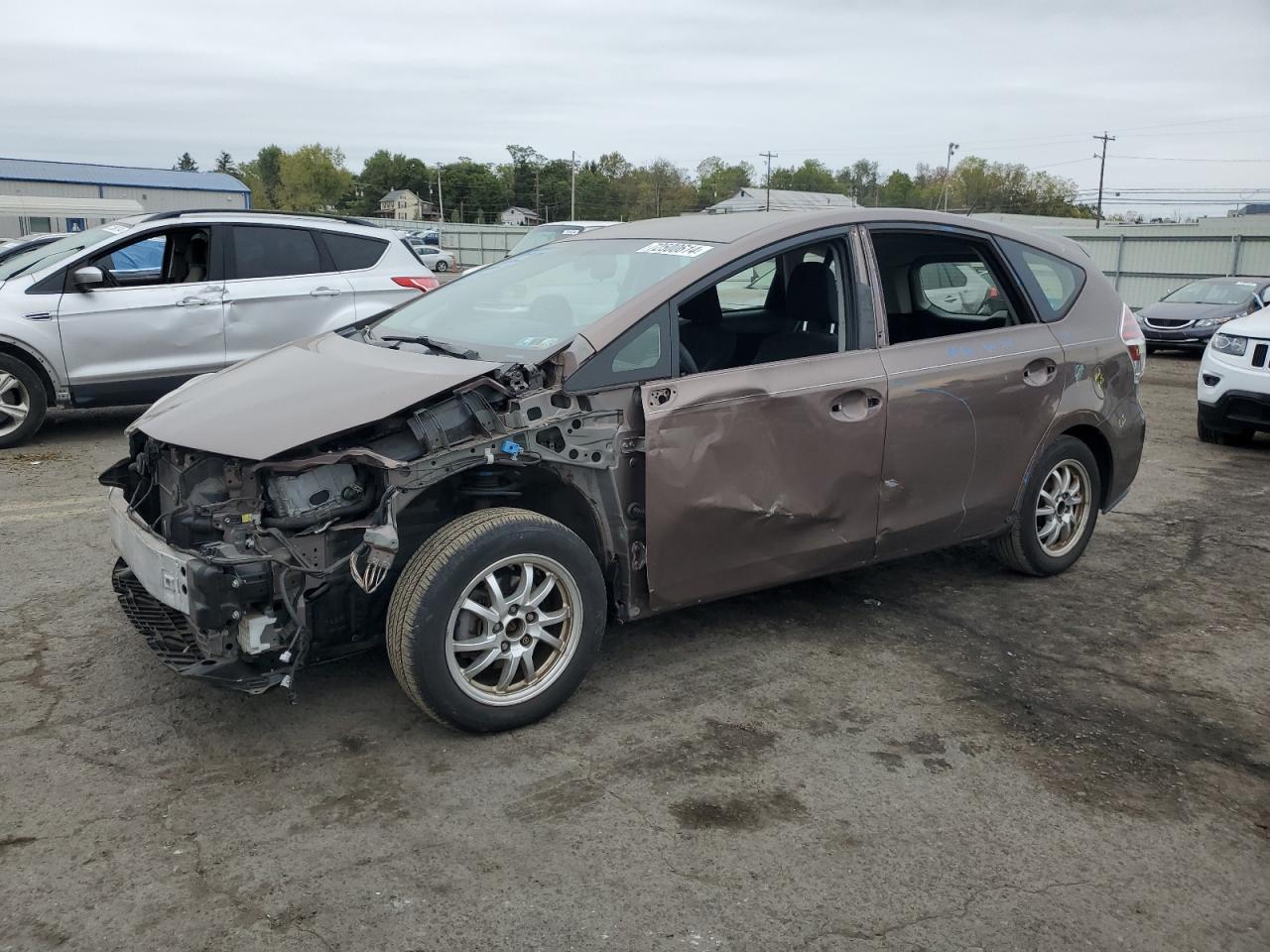 TOYOTA Prius V 2015