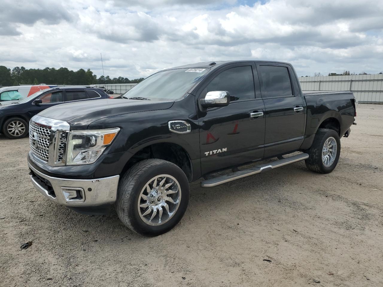 NISSAN TITAN SV 2017