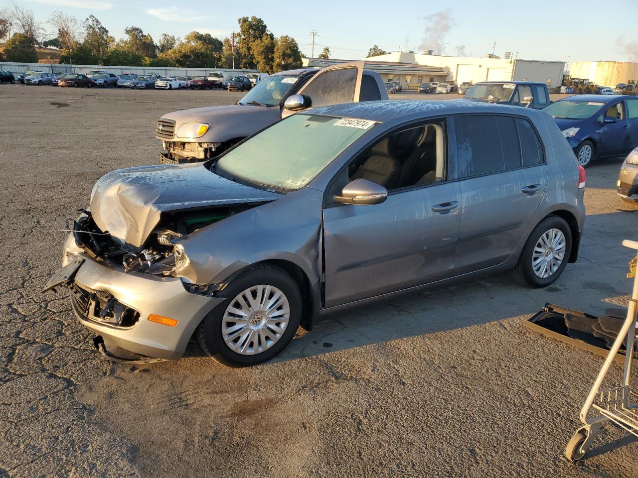 VOLKSWAGEN GOLF 2012