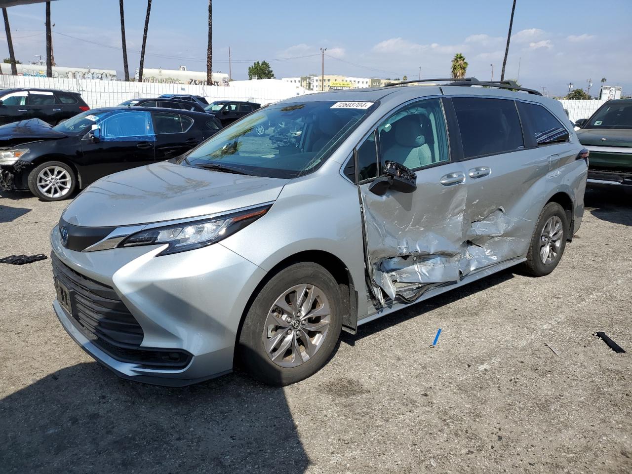 TOYOTA SIENNA LE 2021