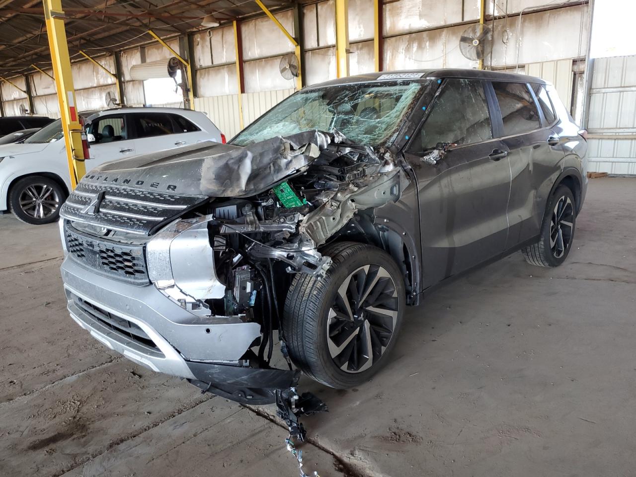 MITSUBISHI OUTLANDER 2024