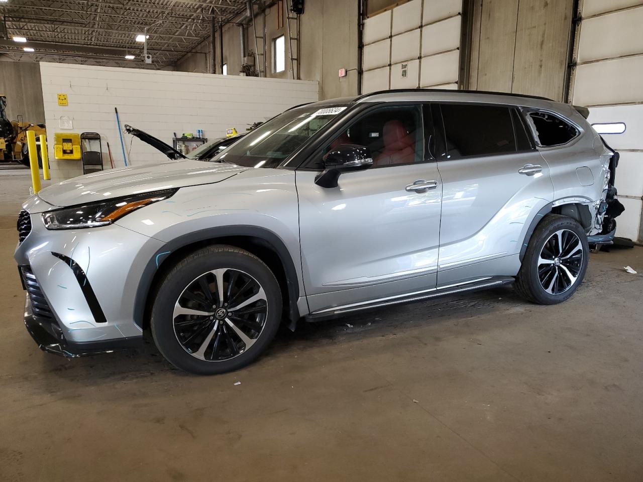 TOYOTA HIGHLANDER 2021