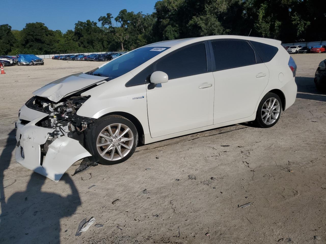 TOYOTA PRIUS V 2013