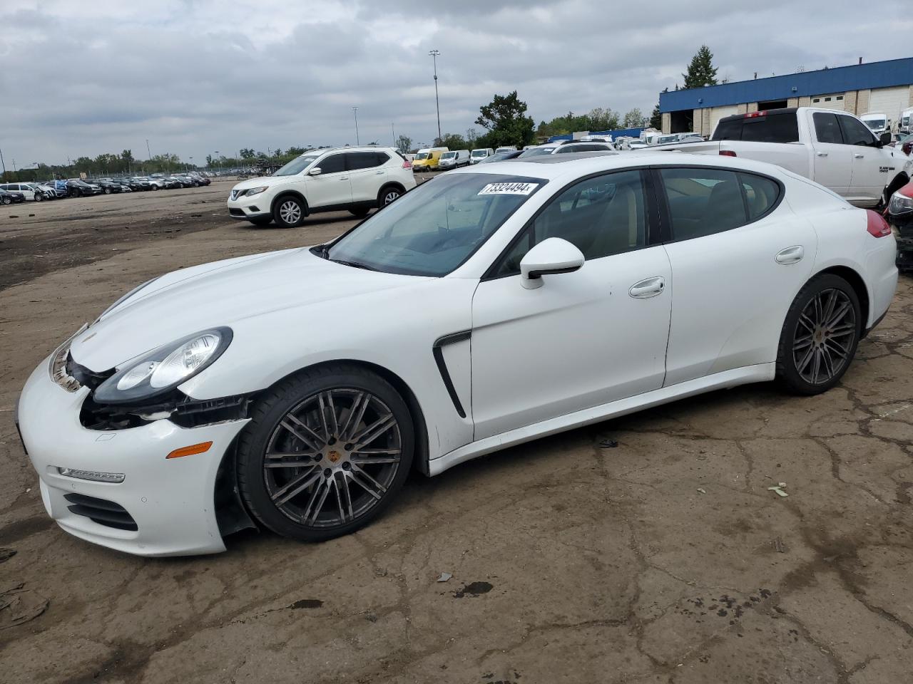 PORSCHE PANAMERA 2 2015