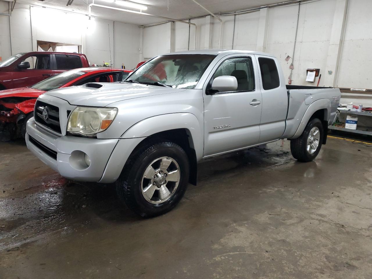 TOYOTA TACOMA ACC 2005