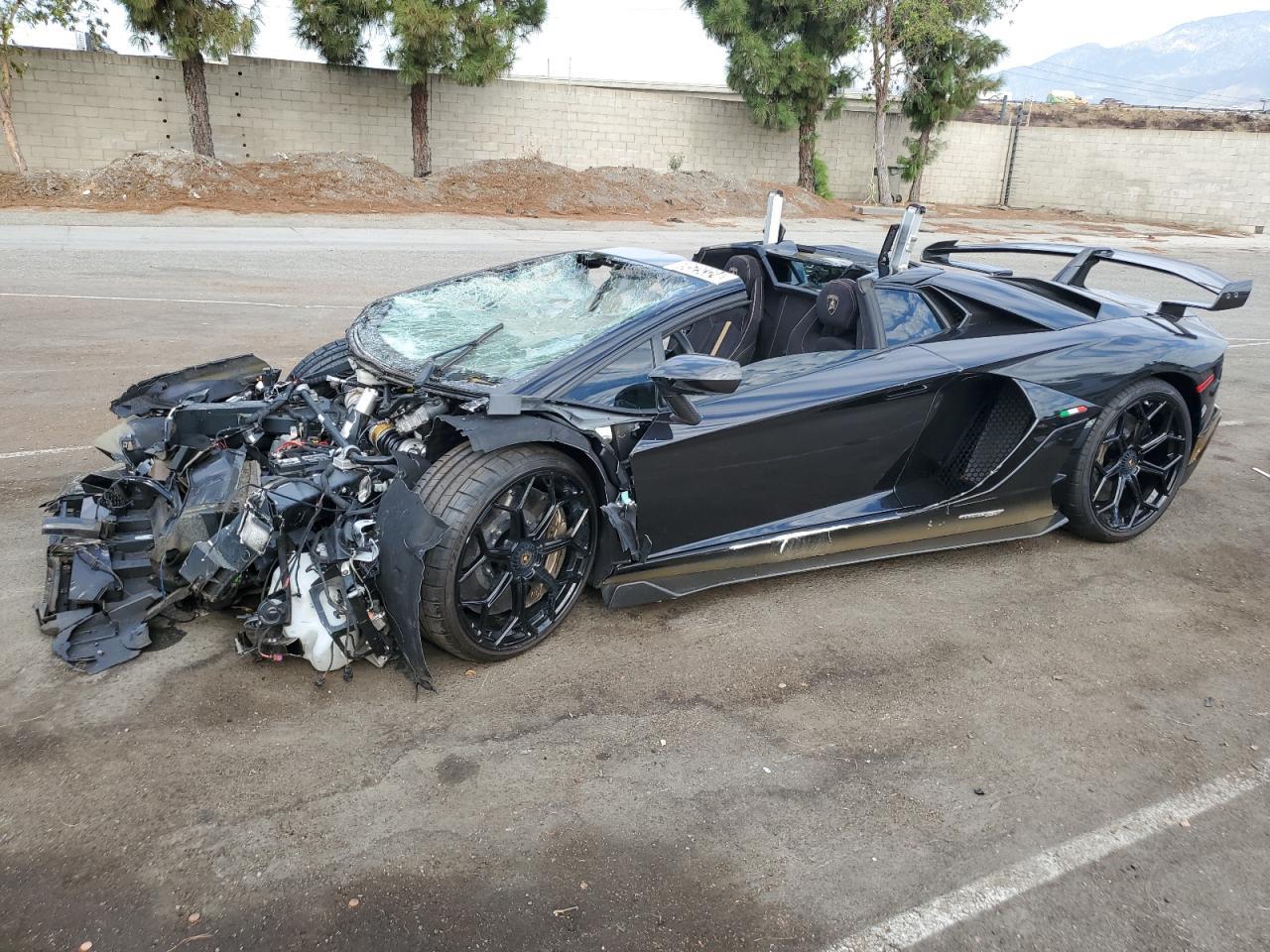 LAMBORGHINI Aventador 2021