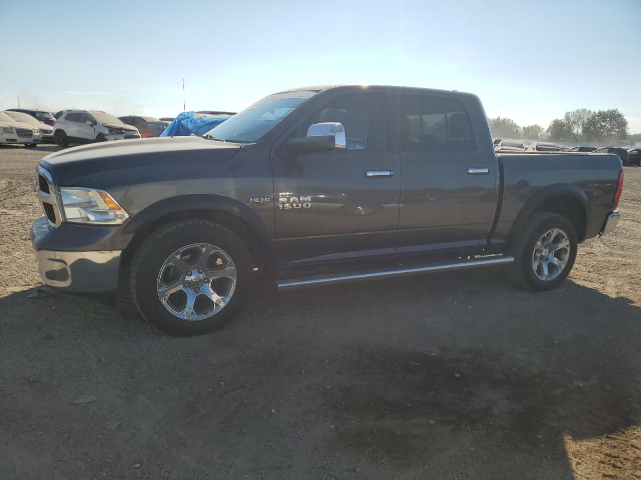 RAM 1500 SLT 2015