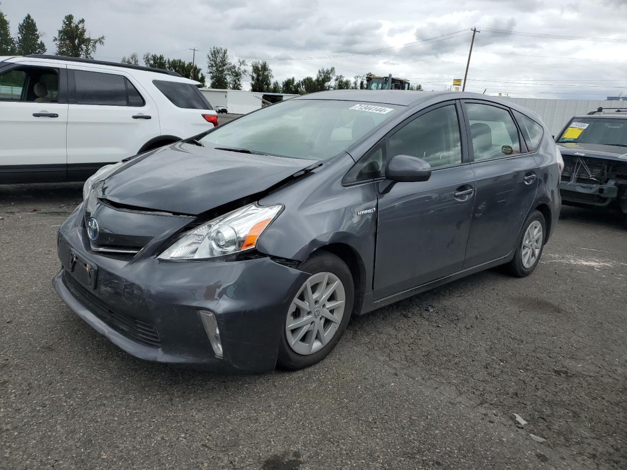 TOYOTA PRIUS V 2014