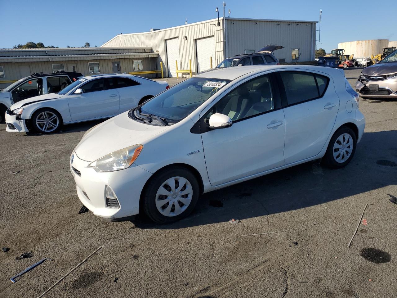 TOYOTA PRIUS C 2013