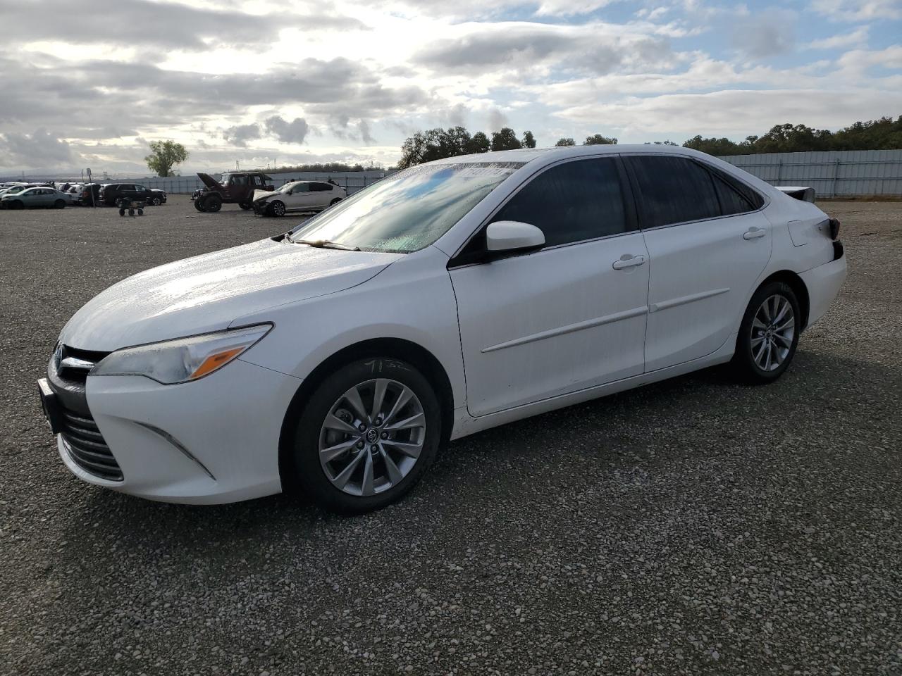 TOYOTA CAMRY LE 2017