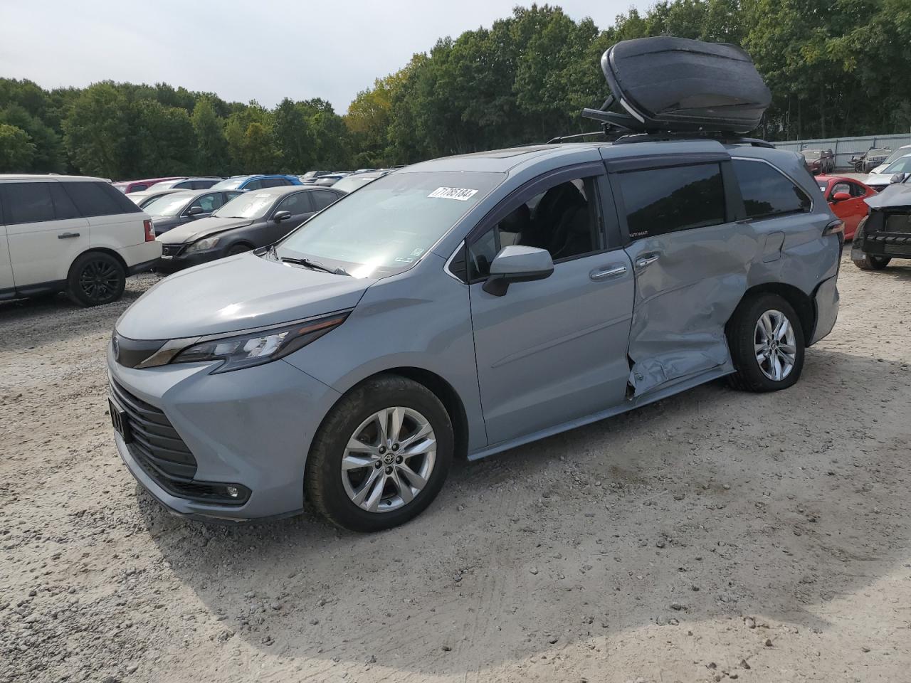 TOYOTA SIENNA XLE 2022