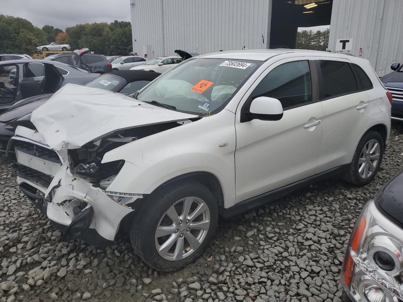 MITSUBISHI OUTLANDER 2015
