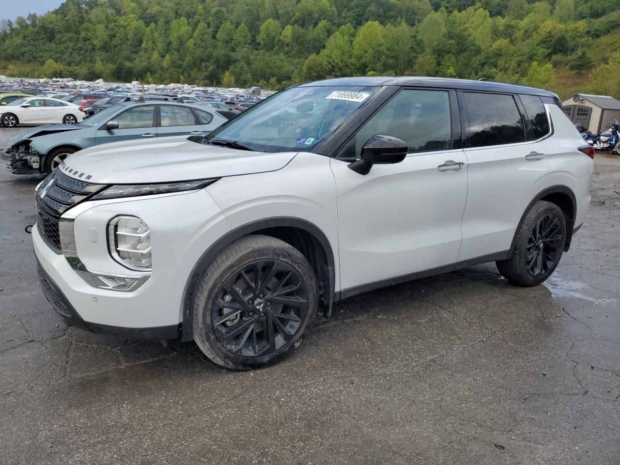 MITSUBISHI OUTLANDER 2023
