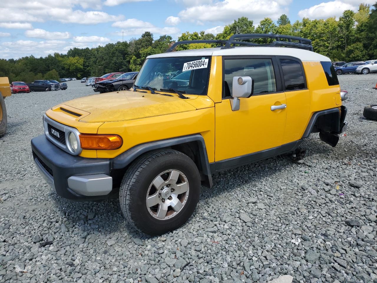 TOYOTA FJ CRUISER 2010