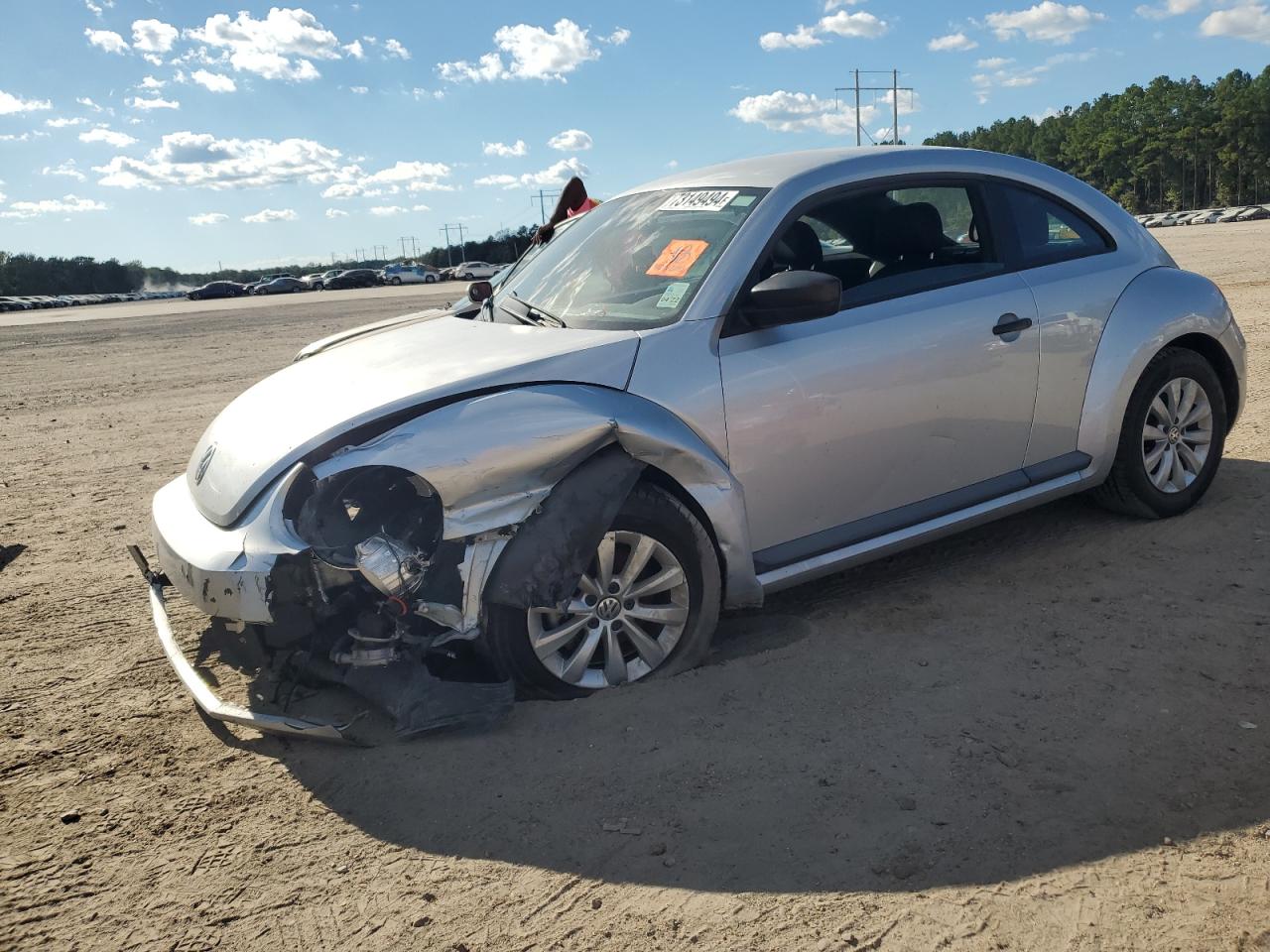 VOLKSWAGEN BEETLE 2014