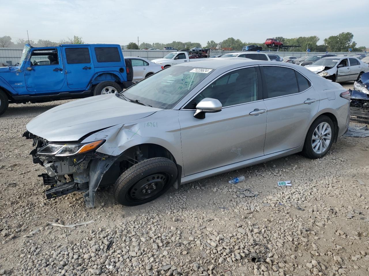TOYOTA CAMRY LE 2021
