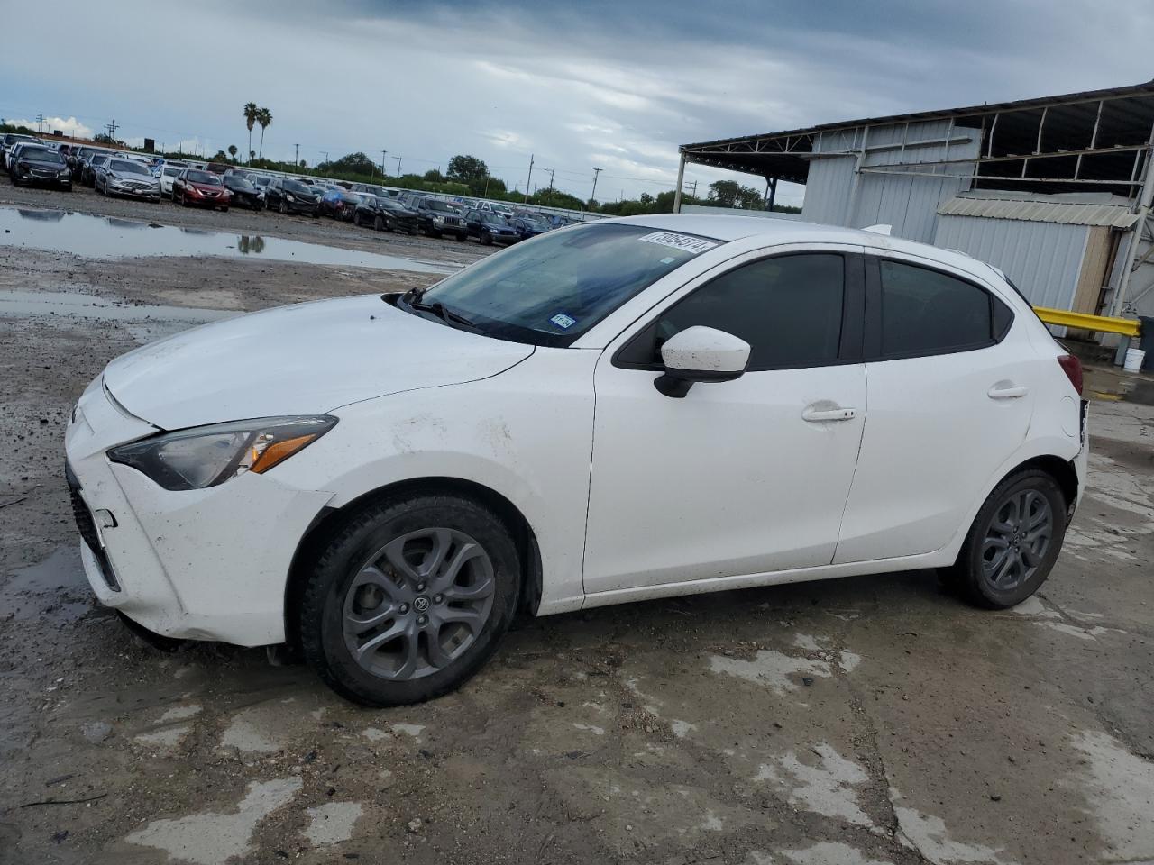 TOYOTA YARIS LE 2020