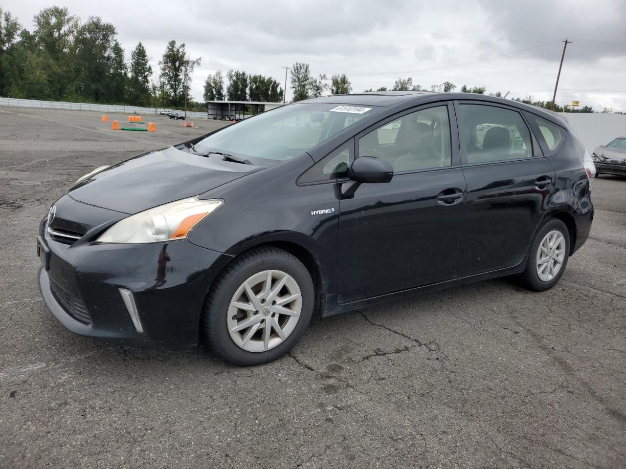 TOYOTA PRIUS V 2013