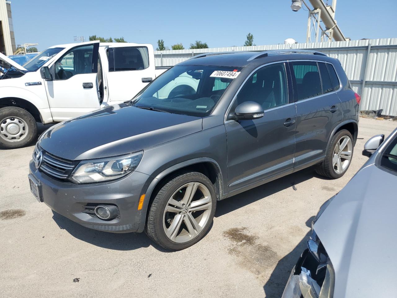 VOLKSWAGEN TIGUAN S 2014