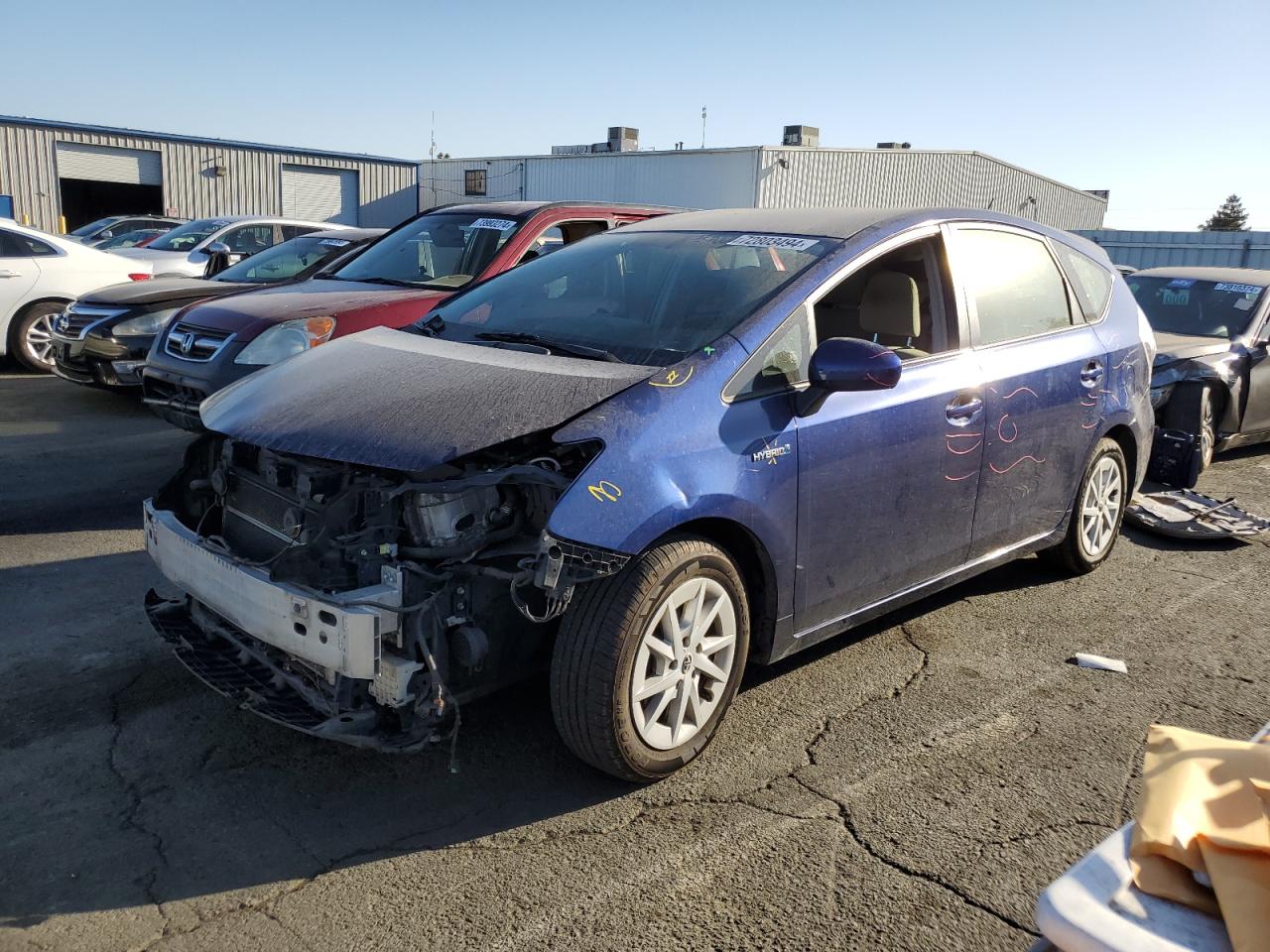 TOYOTA PRIUS V 2012