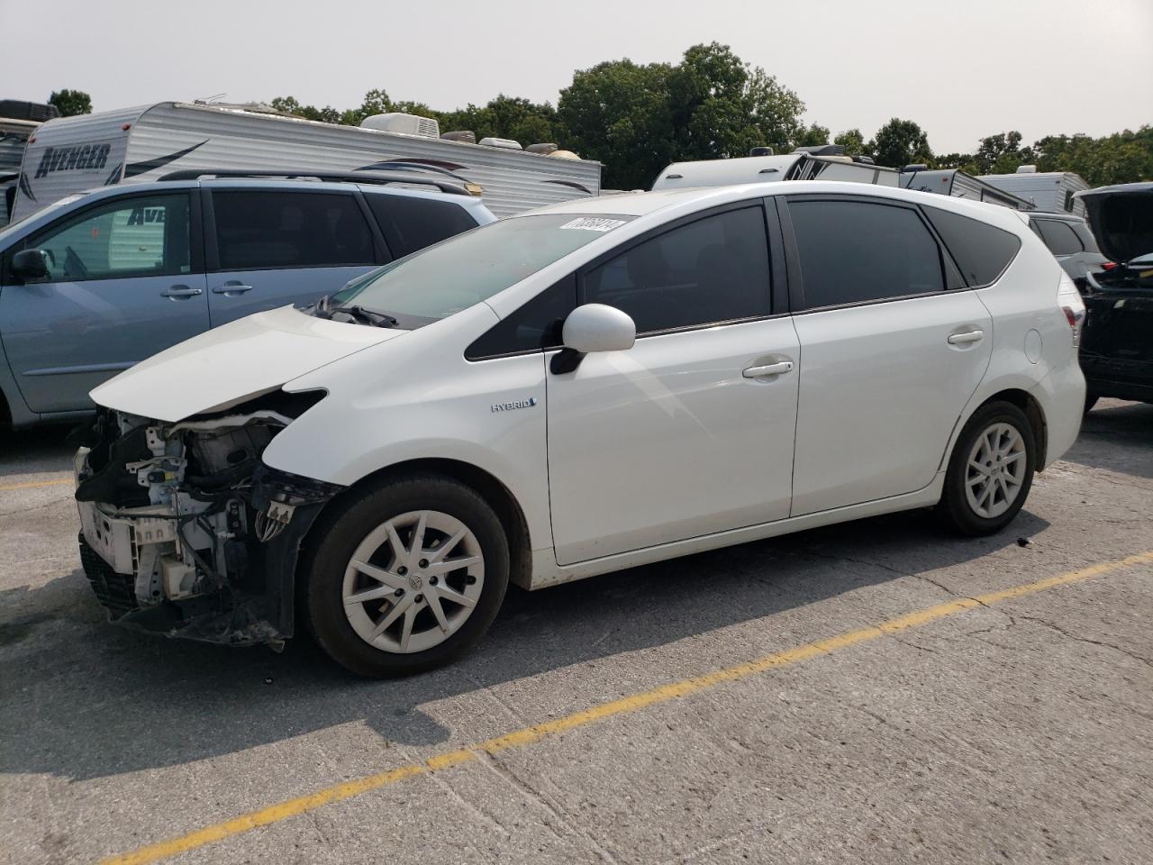 TOYOTA PRIUS V 2012