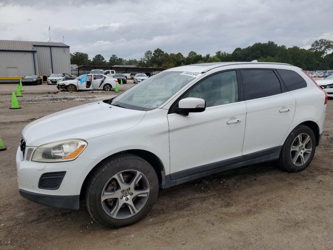 VOLVO XC60 T6 2011