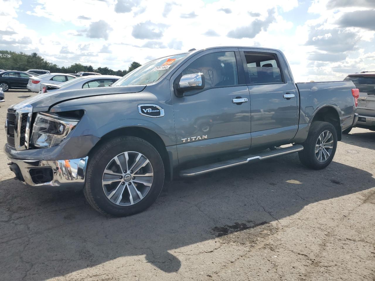 NISSAN TITAN 2017