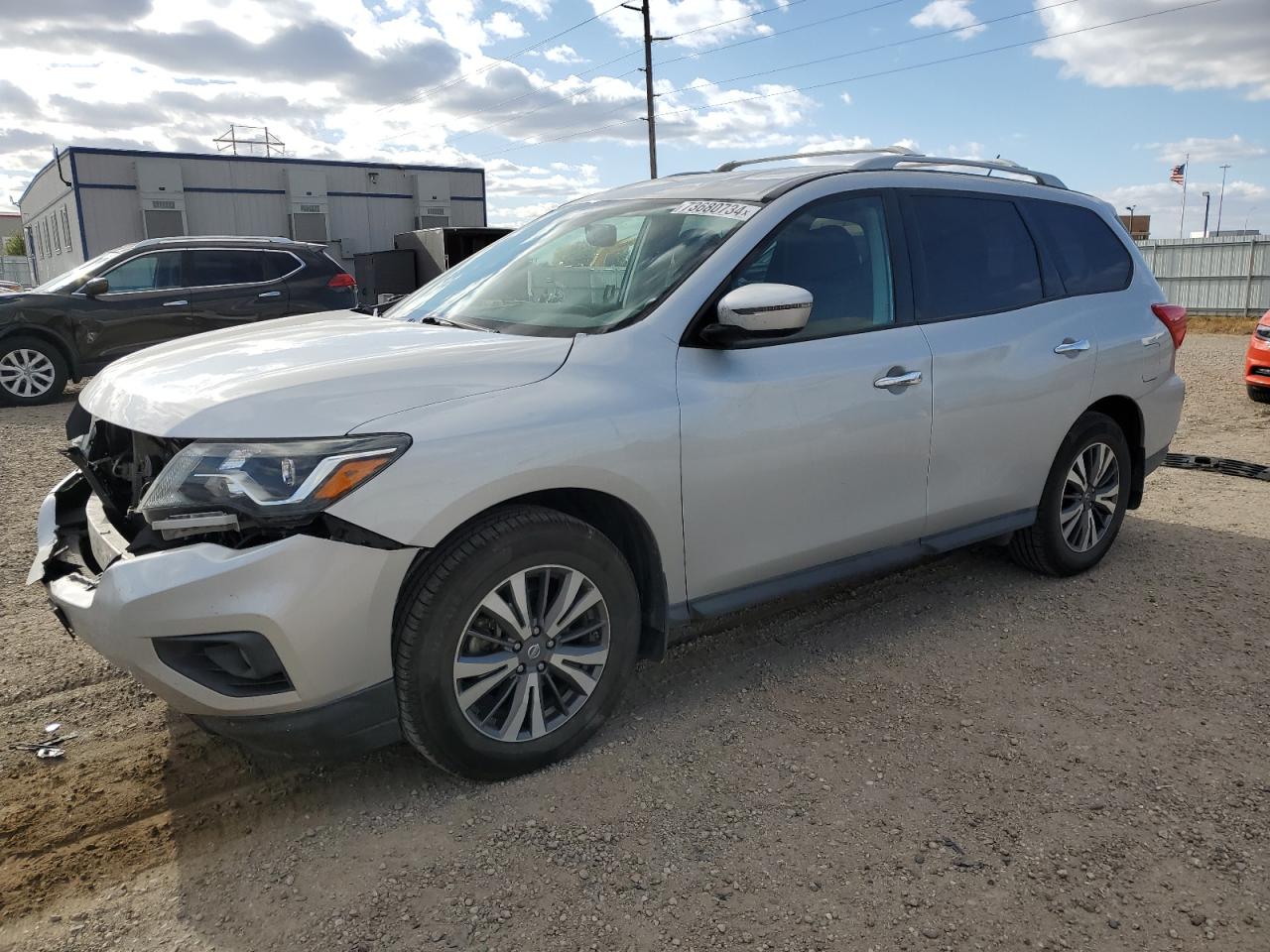 NISSAN Pathfinder 2017