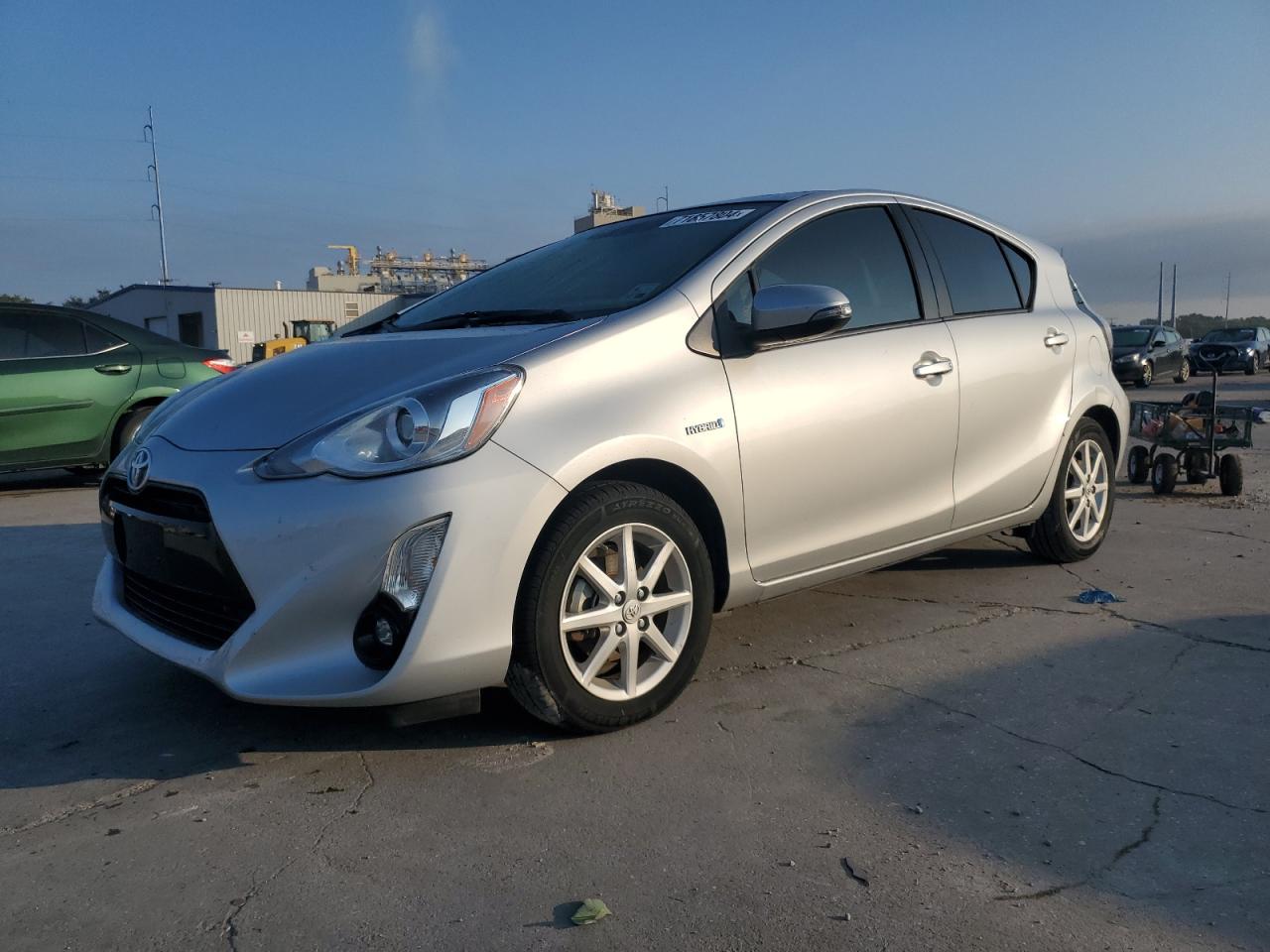 TOYOTA Prius C 2015