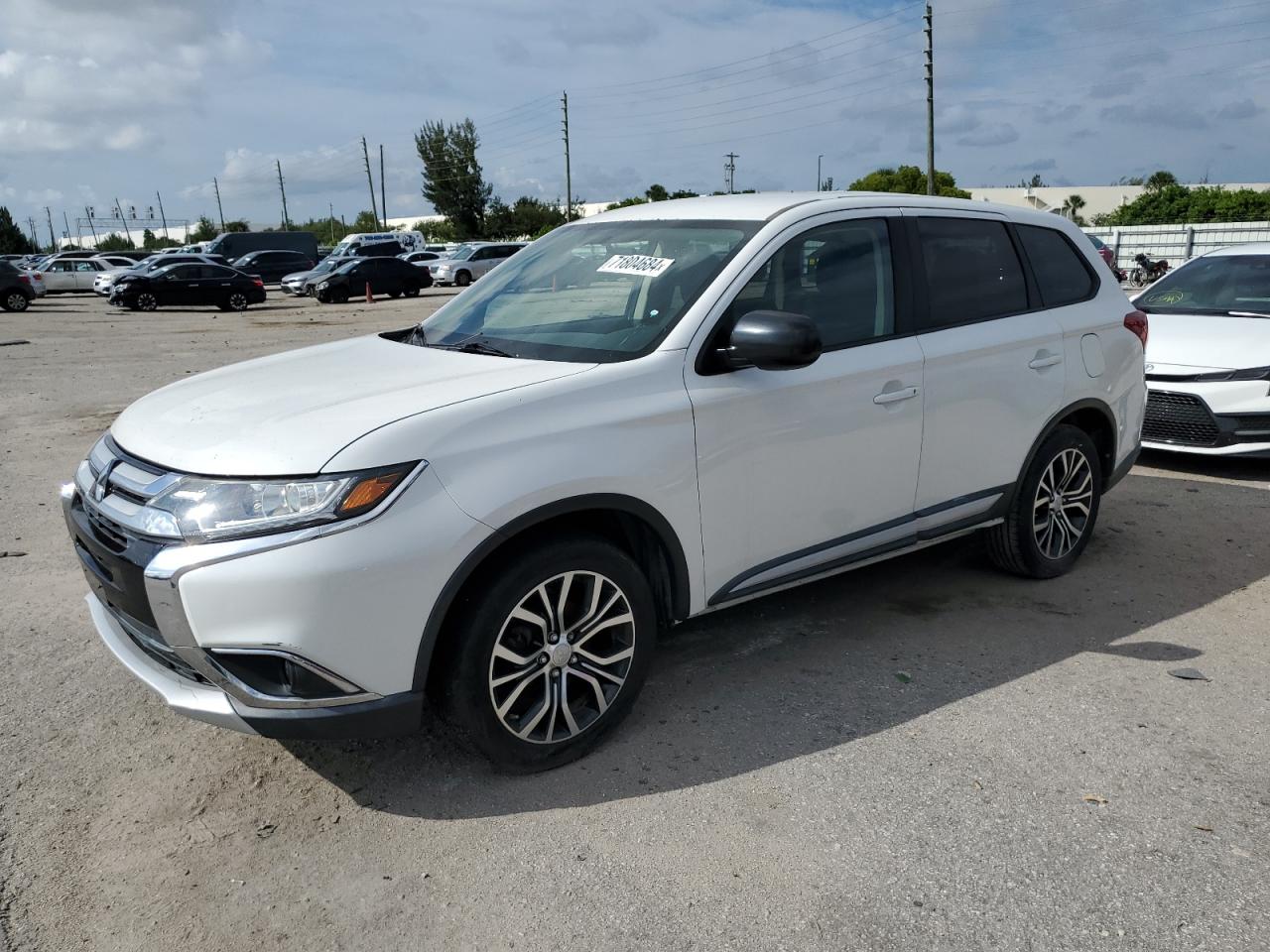 MITSUBISHI OUTLANDER 2016