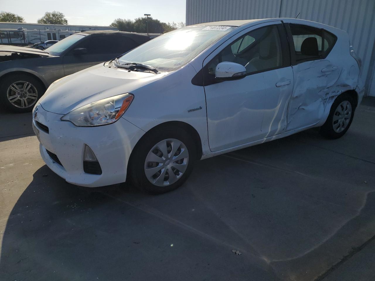 TOYOTA Prius C 2013