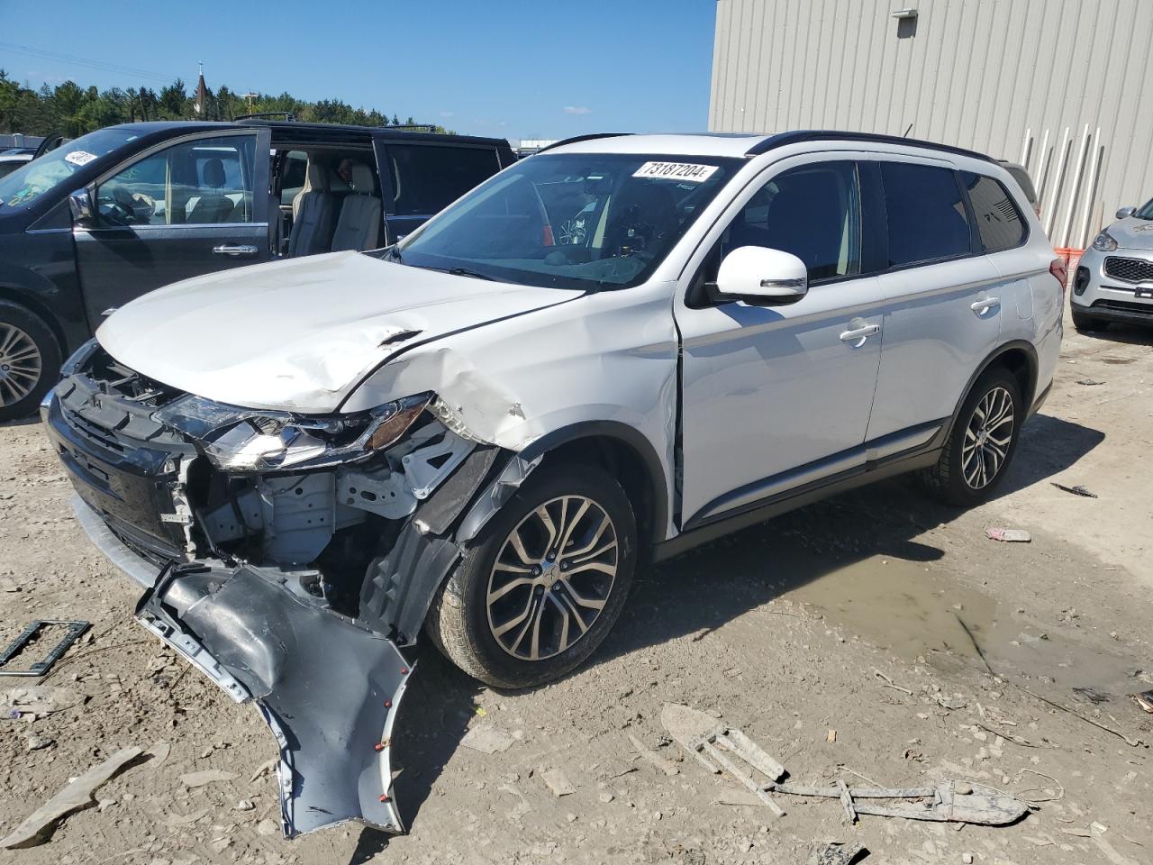 MITSUBISHI OUTLANDER 2016