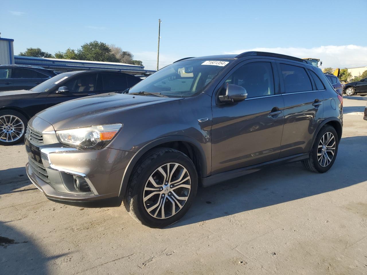 MITSUBISHI OUTLANDER 2017