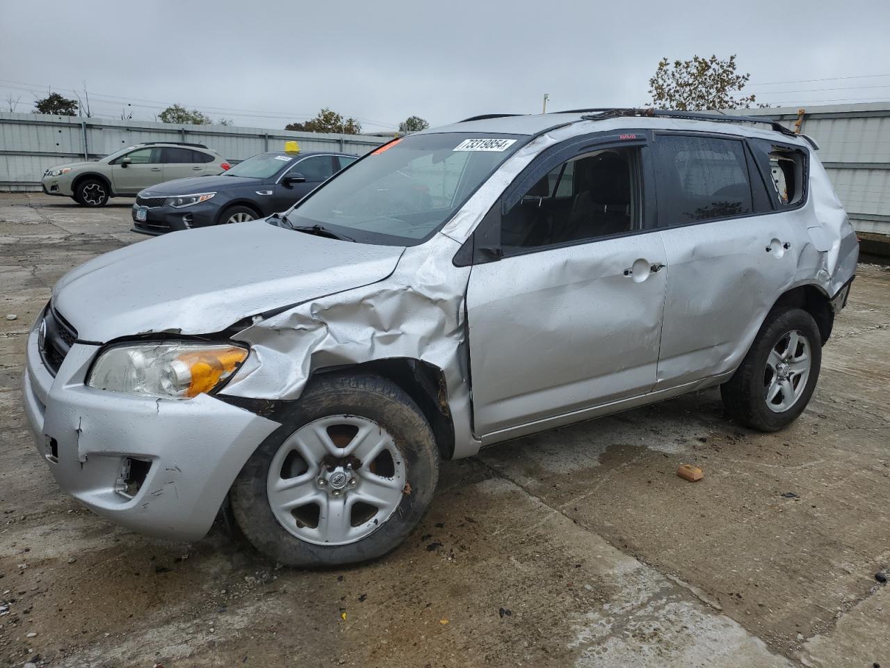 TOYOTA RAV4 2011