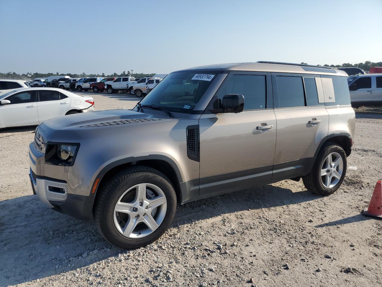 LAND ROVER Defender 1 2023