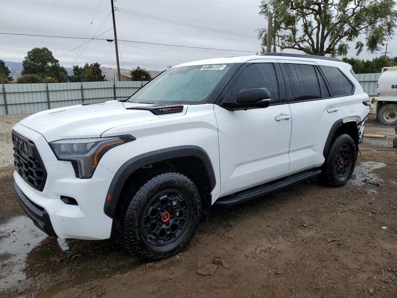 TOYOTA Sequoia Sr 2023