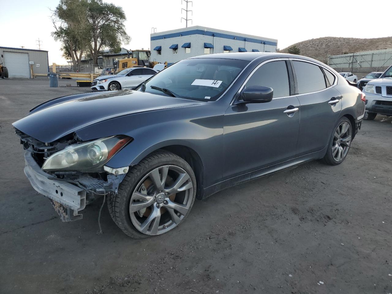 INFINITI M37 2011