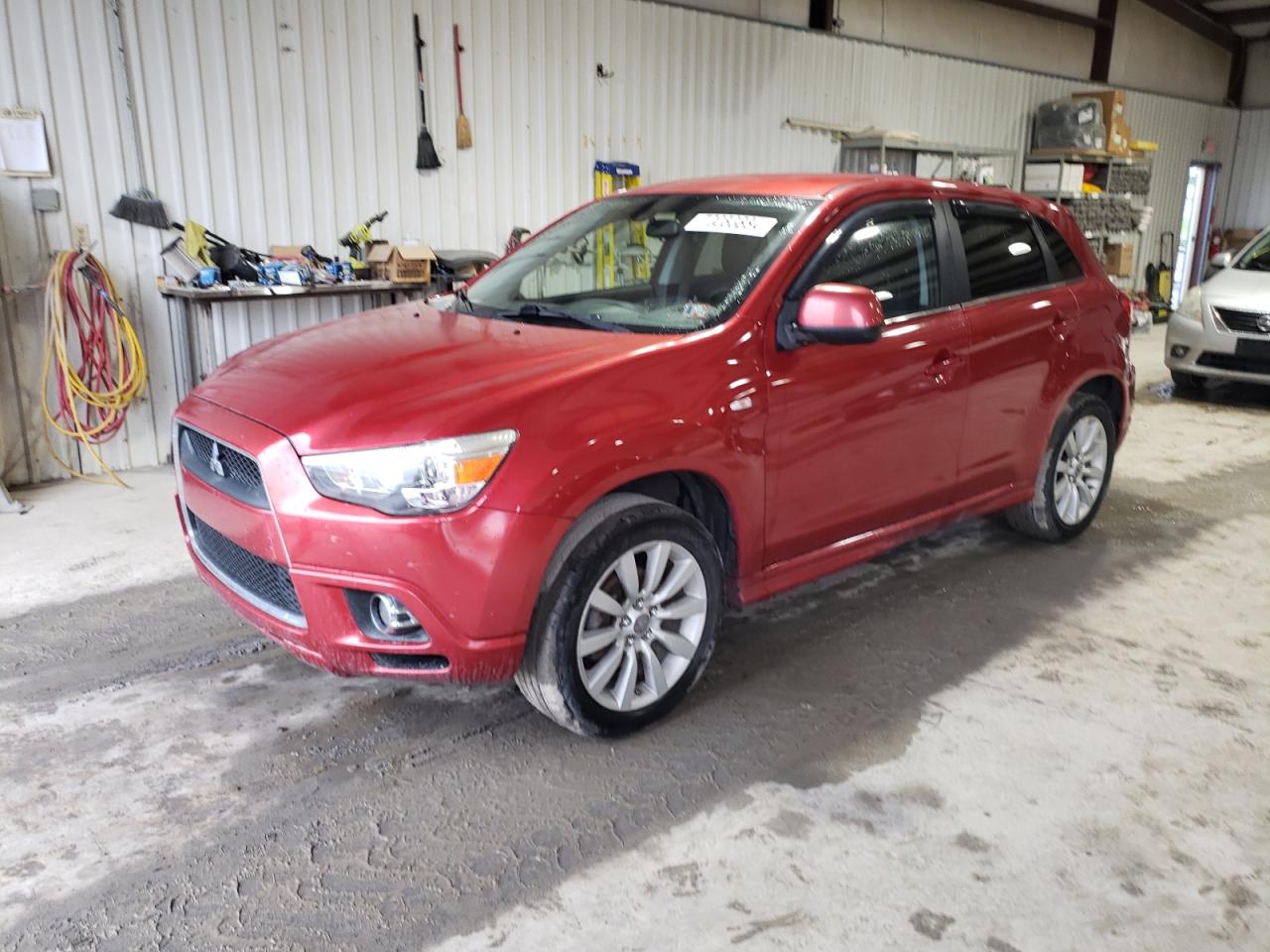 MITSUBISHI OUTLANDER 2011
