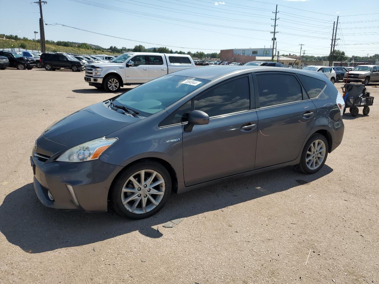 TOYOTA Prius V 2013