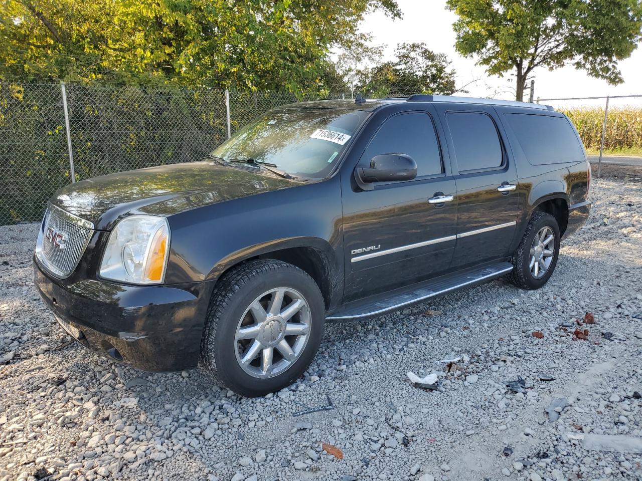 GMC Yukon Xl D 2013