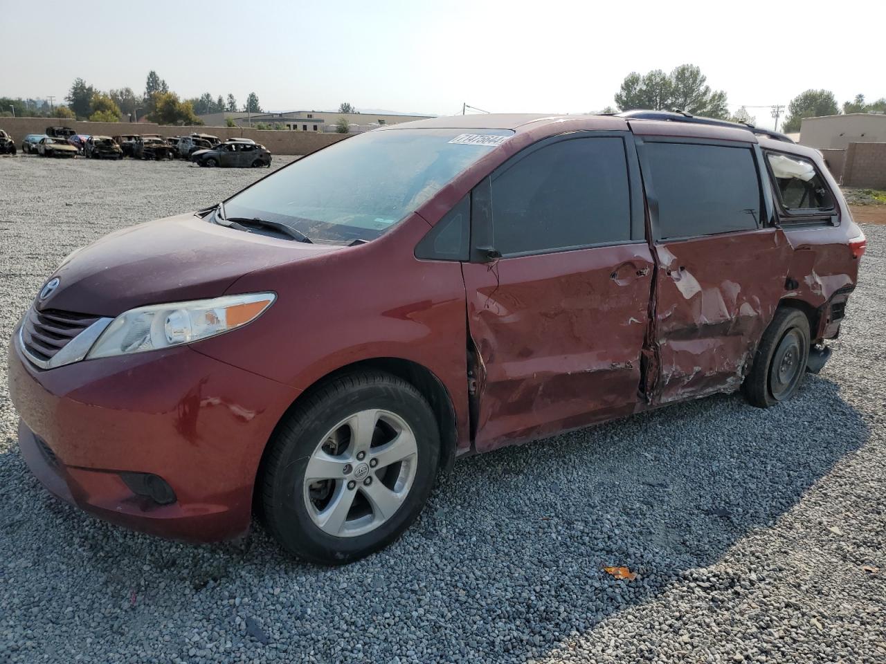 TOYOTA SIENNA L F 2017