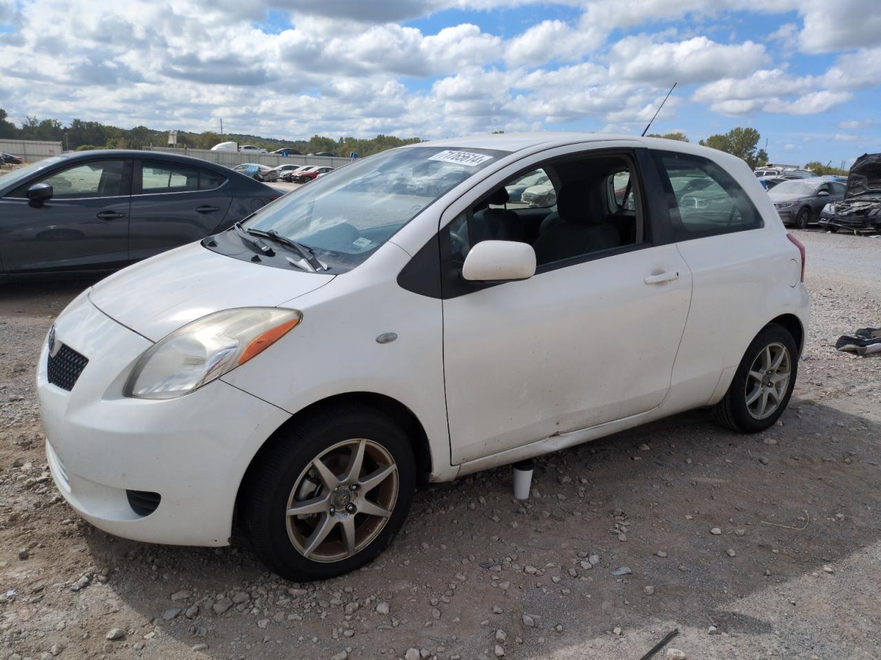 TOYOTA Yaris 2008
