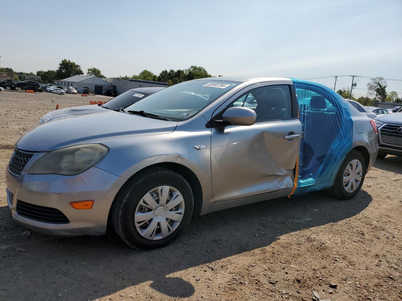 SUZUKI Kizashi S 2011