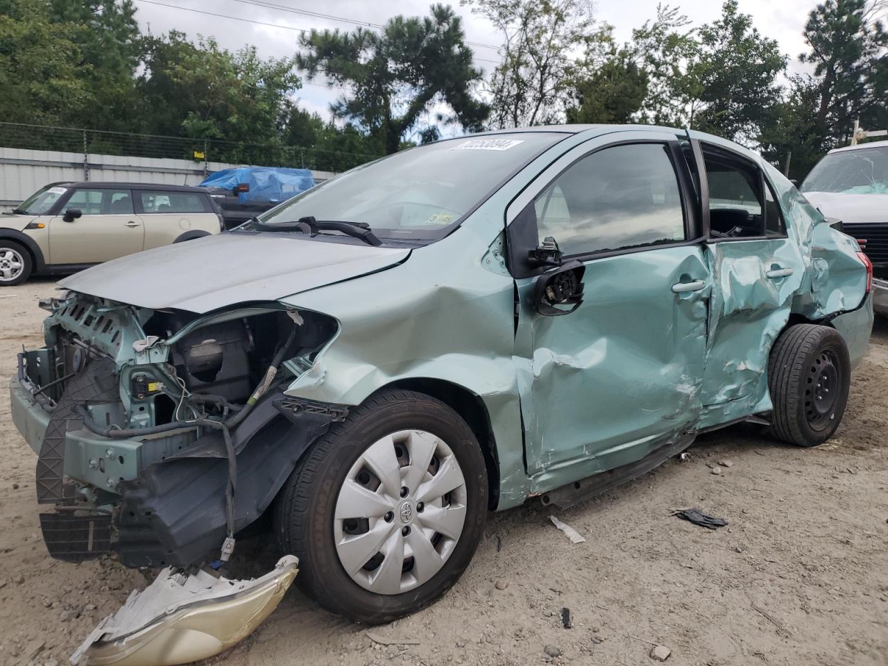 TOYOTA Yaris 2010