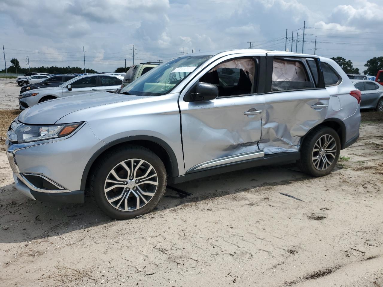 MITSUBISHI Outlander 2017
