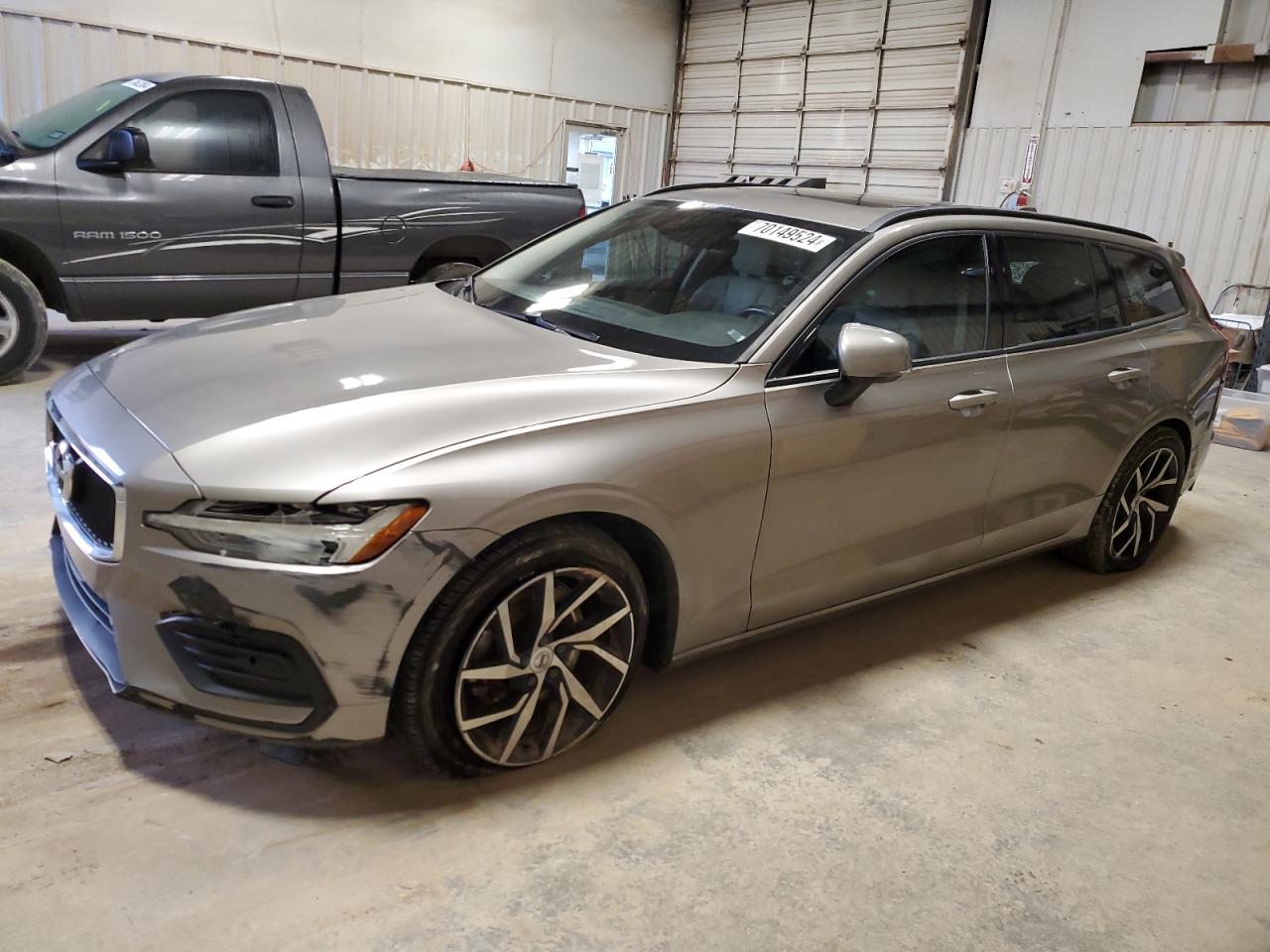 VOLVO V60 T5 MOM 2020