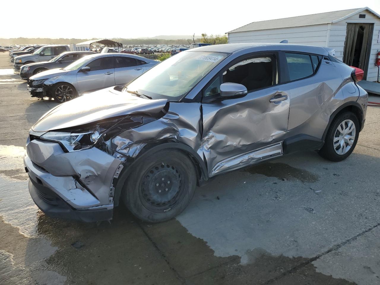 TOYOTA C-HR XLE 2019